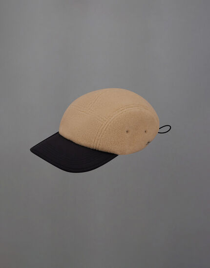 LAMINAR POLAR FLEECE AND EXTRA LIGHT STRETCH PADDED HAT Camel
