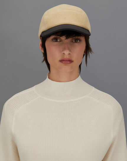 LAMINAR POLAR FLEECE AND EXTRA LIGHT STRETCH PADDED HAT Camel