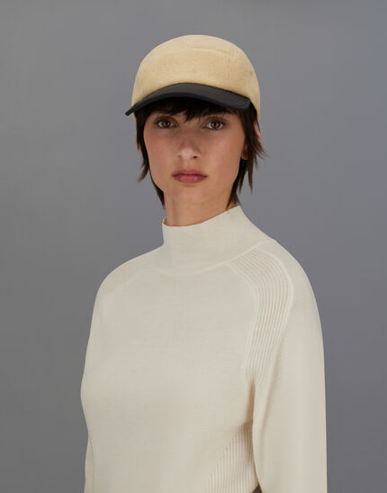 LAMINAR POLAR FLEECE AND EXTRA LIGHT STRETCH PADDED HAT Camel