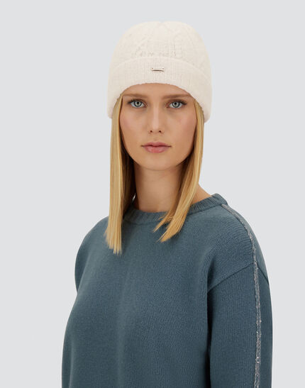 RESORT BEANIE IN CABLE KNIT ALPACA WOOL Cream 5 RESORT BEANIE IN CABLE KNIT ALPACA WOOL Cream