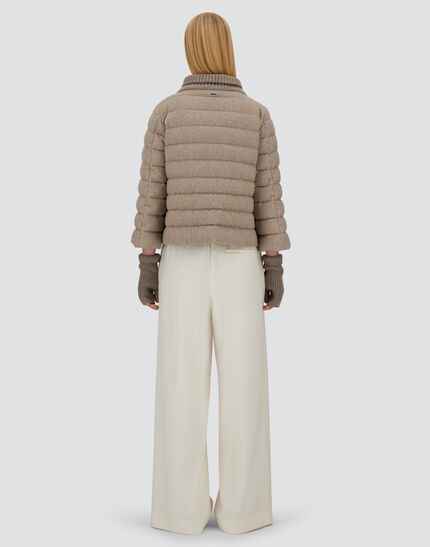 RESORT CAPE IN LUCENT CASHMERE WOOL Chantilly 5 RESORT CAPE IN LUCENT CASHMERE WOOL Chantilly