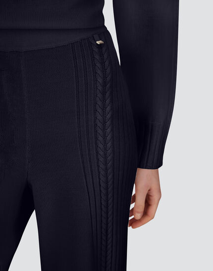 TROUSERS IN RIBBED & BRAIDED MERINO WOOL Dark Blue 3 TROUSERS IN RIBBED & BRAIDED MERINO WOOL Dark Blue