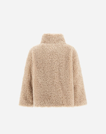 CAPE IN CURLY ALTERNATIVE FUR Chantilly