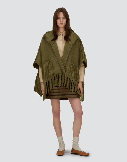 PONCHO IN BOUCLÉ ALPACA WOOL AND NYLON ULTRALIGHT Military 2 PONCHO IN BOUCLÉ ALPACA WOOL AND NYLON ULTRALIGHT Military