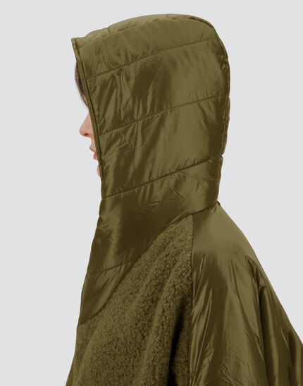 PONCHO IN BOUCLÉ ALPACA WOOL AND NYLON ULTRALIGHT Military 3 PONCHO IN BOUCLÉ ALPACA WOOL AND NYLON ULTRALIGHT Military