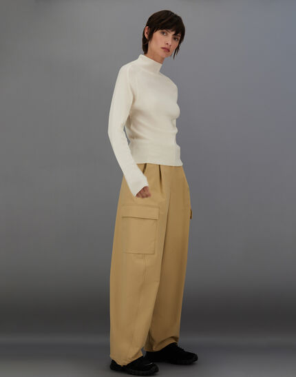 LAMINAR CARGO TROUSERS IN COMFORT TECH Camel