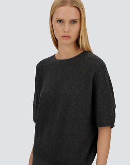RESORT T-SHIRT IN LIGHT CASHMERE KNIT Dark Grey