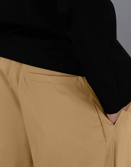 LAMINAR TROUSERS IN COMFORT TECH Camel